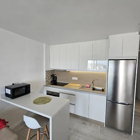 Dinas Koka 플라야 델 잉글스